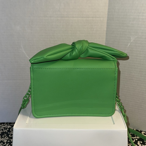 NWOT NANETTE LEPORE FLAP CROSSBODY BAG WITH A BOW 💚 luxury Fabulous Bow - Picture 4 of 16